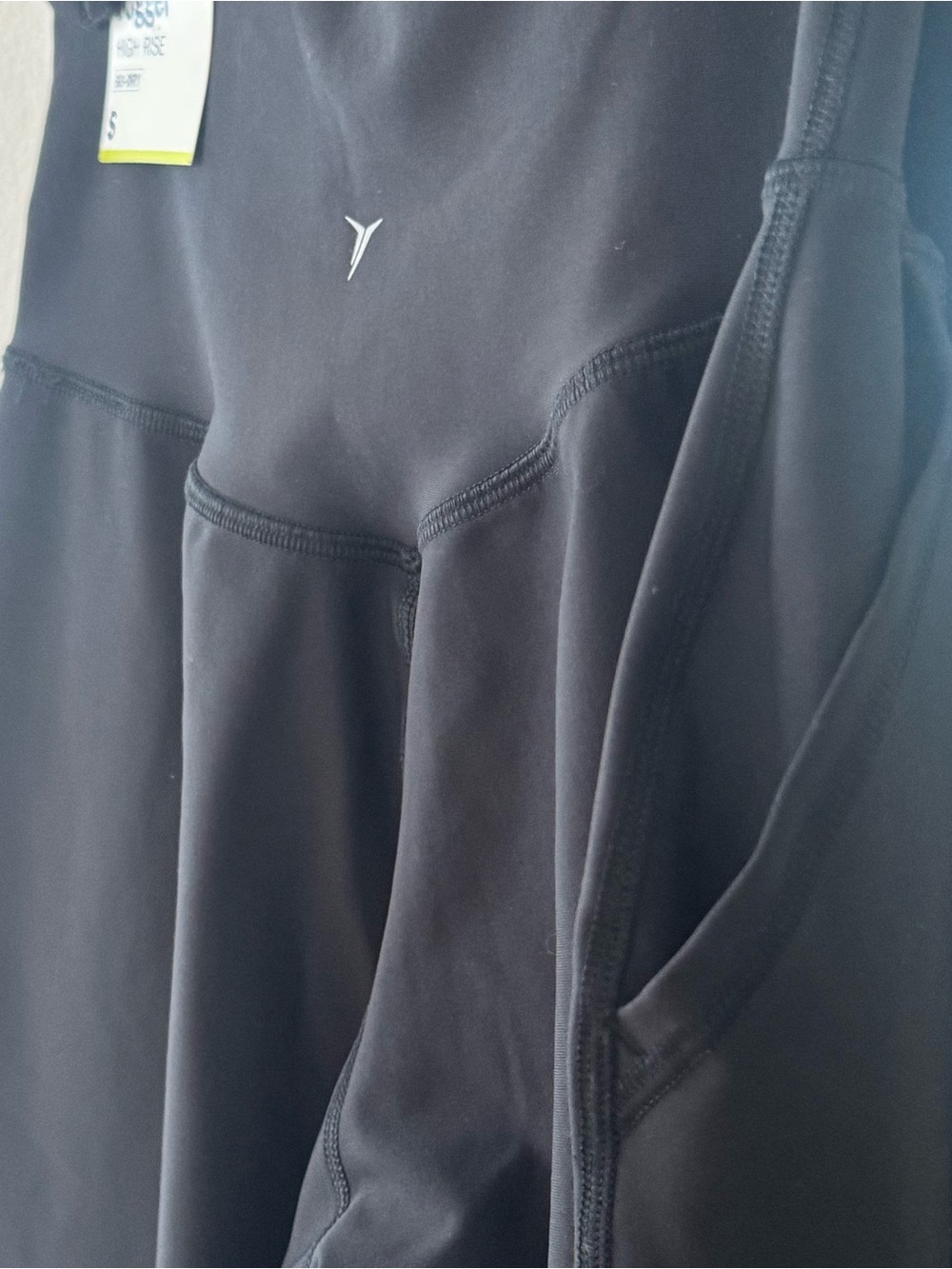 Old Navy | Women’s Black Active PowerSoft High-Rise Athleisure Jogger Pants - Picture 5 of 8